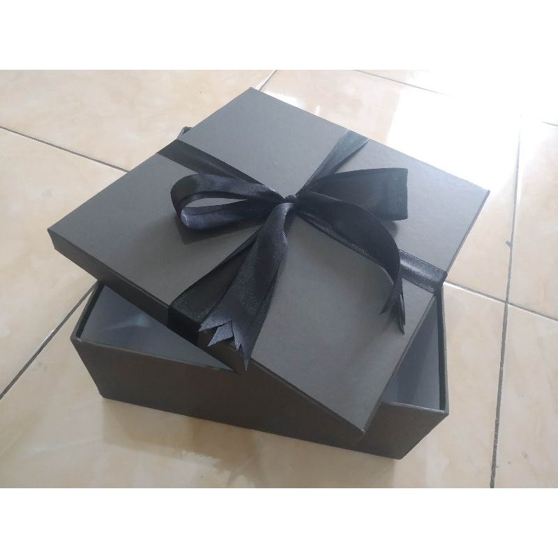 

Giftbox/Hardbox/Kotak kado uk.30x30x10