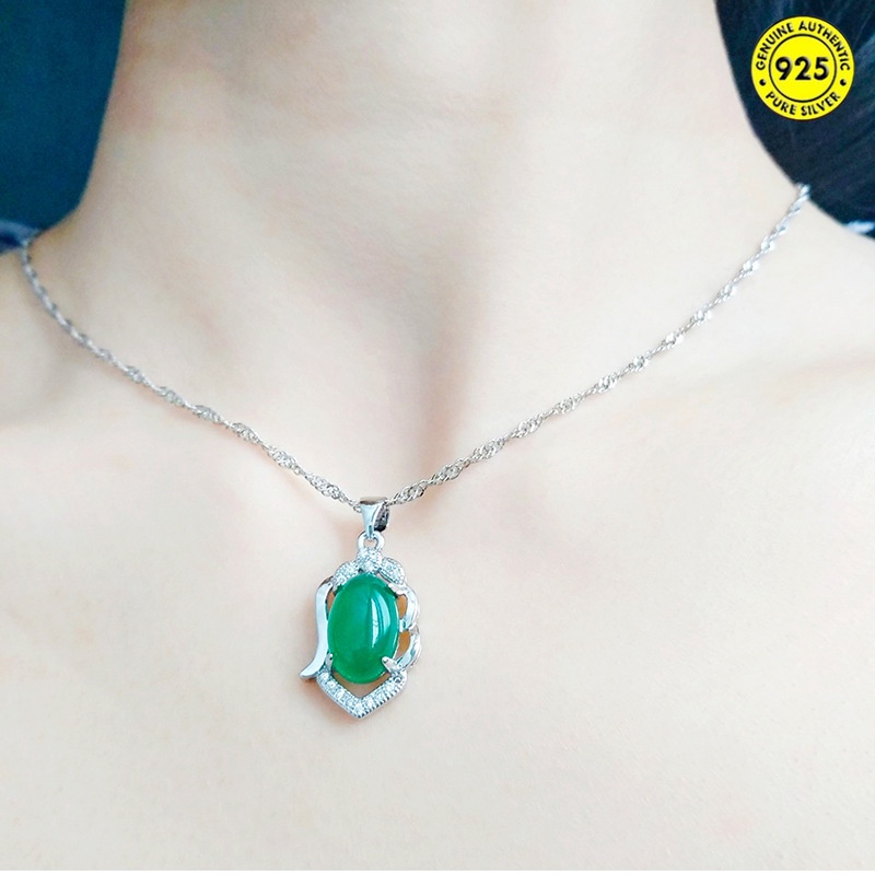 Vintage Green Chalcedony Pendant Full Diamond Hollow Emerald Necklace Drop-Shaped Green Crystal Necklace