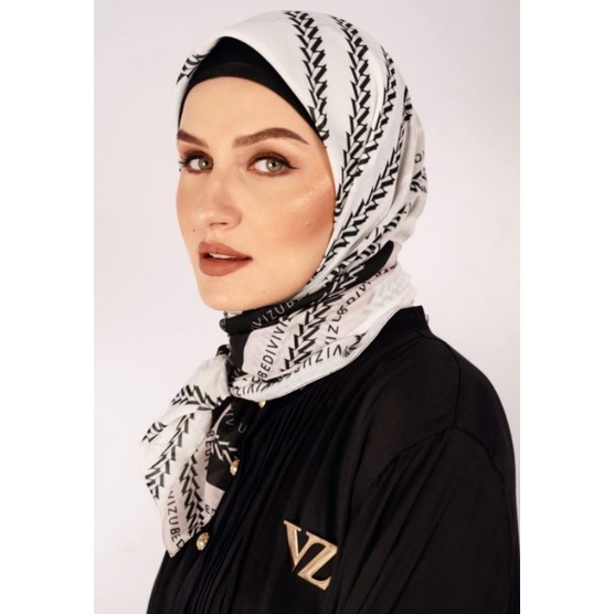 Vivi Zubedi Scarf Zeamaya white ( Rare Item )
