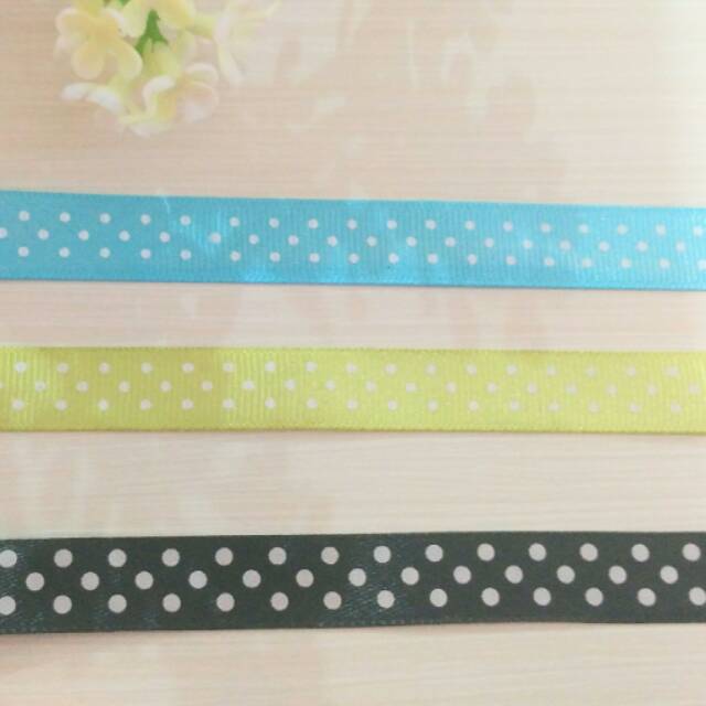 

Pita Polka Dot Kecil
