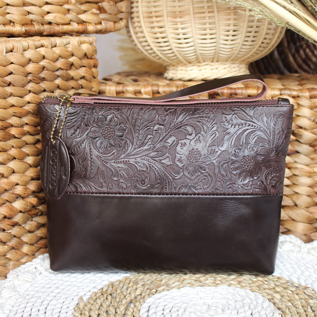 CLUTCH KULIT ASLI WANITA NATASHA DARK BROWN / FREE GRAVIR POUCH NAMA KAMU DI POUCH