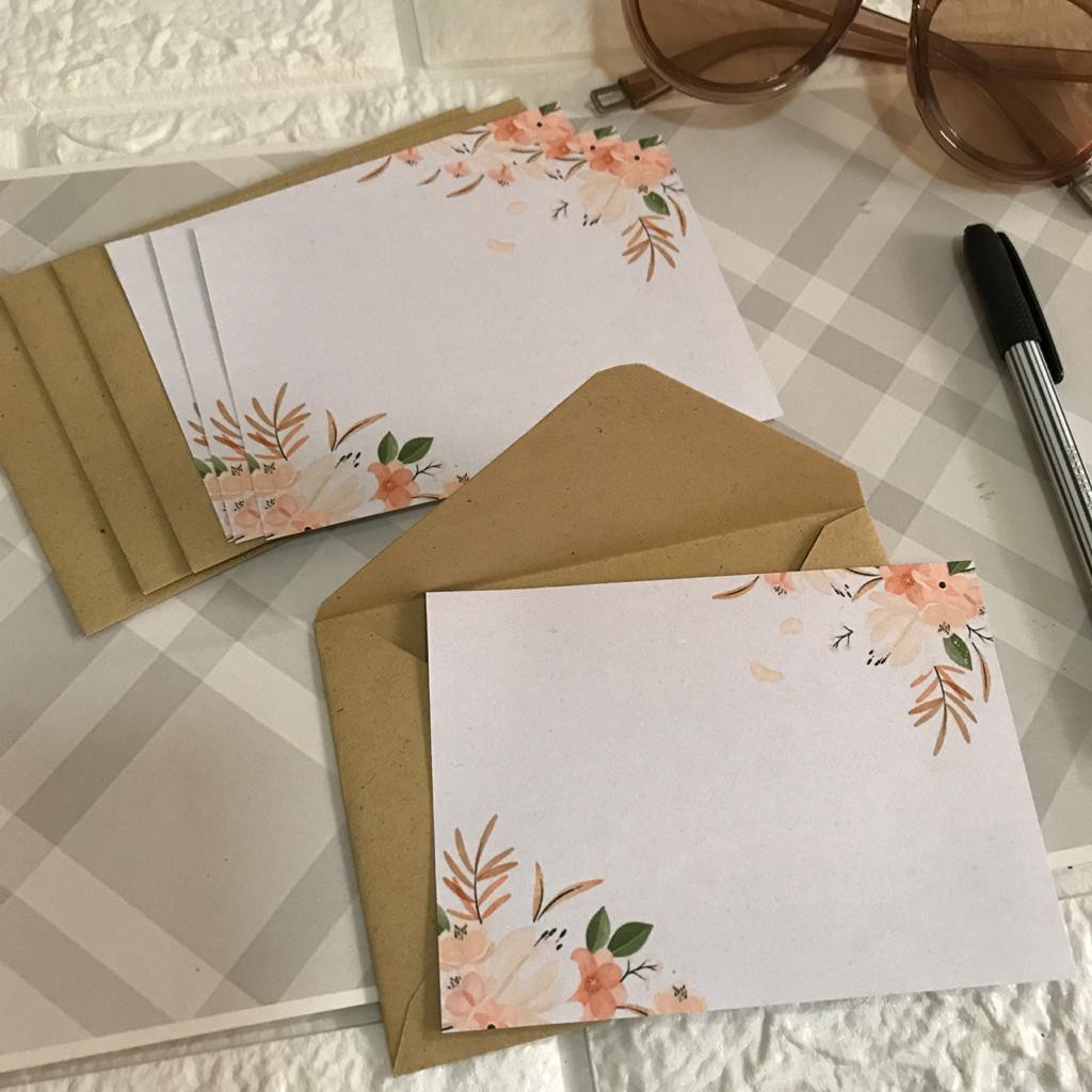 

Estudio 4 set/pack kartu kosong serbaguna dengan amplop kraft AR12