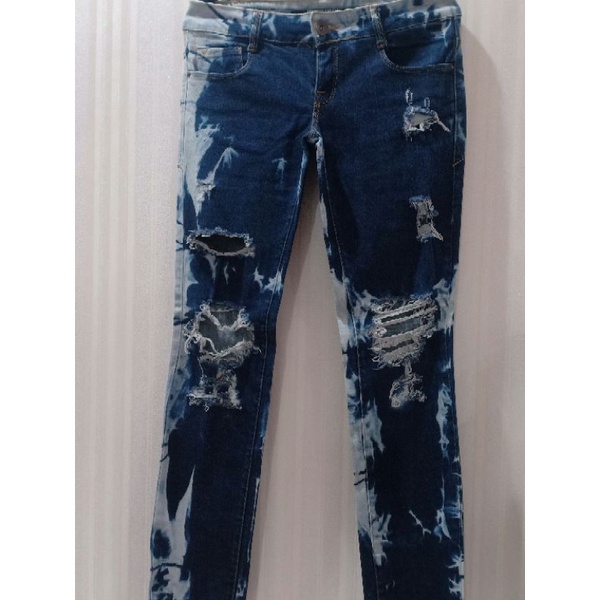Preloved 100% ORI ZARA RIPPED JEANS