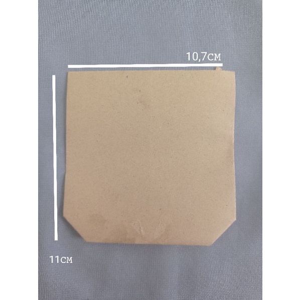 

KERTAS PACKING MAKANAN MURAH WARNA COKLAT POLOS UKURAN 10,7CM X 11CM