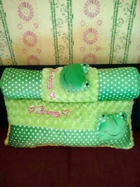 Boneka SATU Set Bantal DAN guling cinta karakter murah