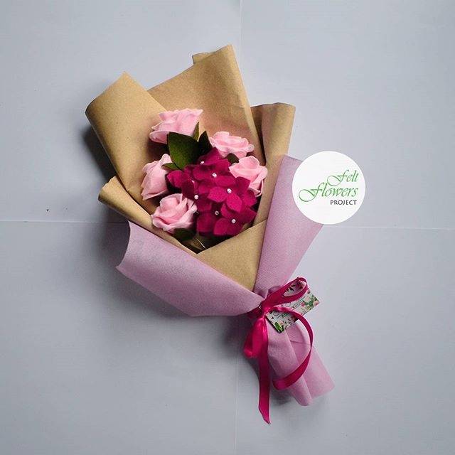 Buket Bunga Mawar Hydrangea Flanel