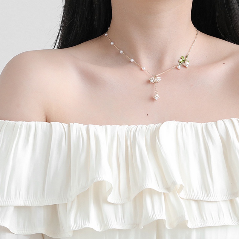 Kalung Rantai Desain Bunga Lily Gaya Korea Retro Untuk Wanita