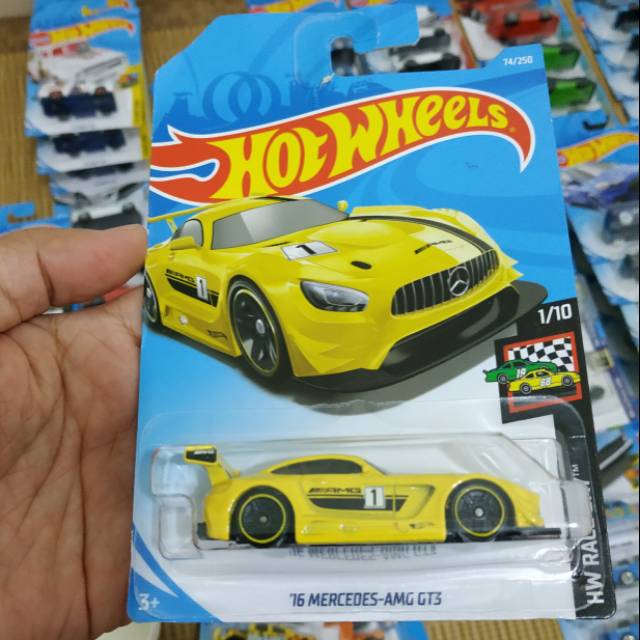 Hot wheels 16 mercedes AMG GT3 kuning