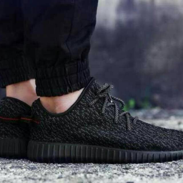 Sepatu Adidas Yeezy 350 Boost Pirate Black