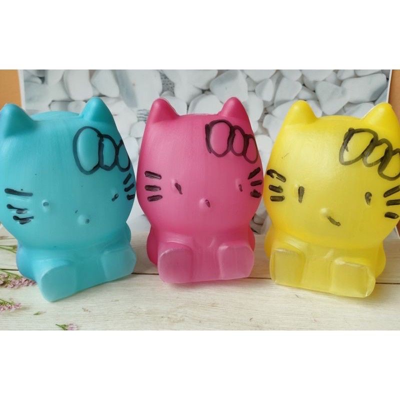 Celengan Hello kitty