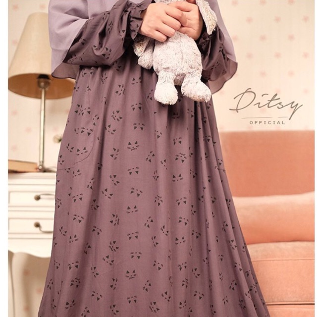 Ditsy dress cat Grey nightgown