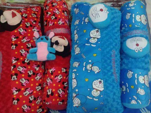 Boneka SATU Set Bantal DAN guling cinta karakter murah