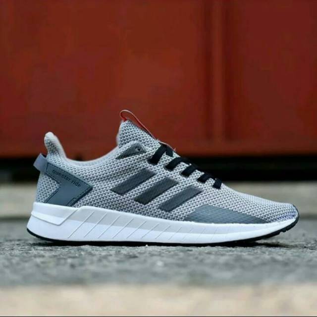 Original BNWB Sepatu Running Adidas Questar Ride Grey
