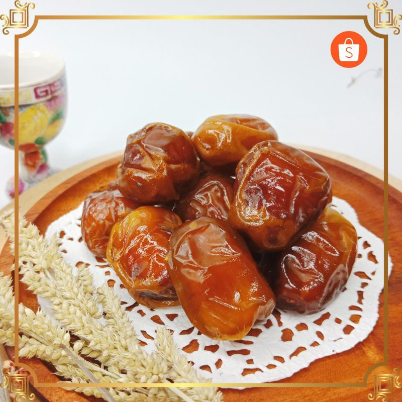 

Kurma SUKARI Sukkari Basah / Kurma Sukari Raja / Oleh Oleh Haji dan Umroh