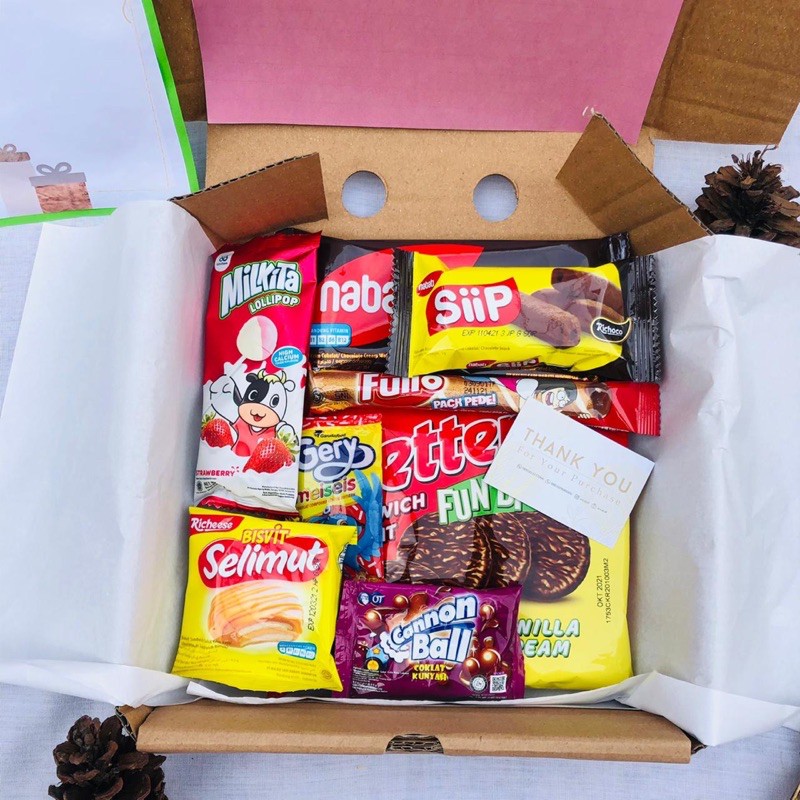 HAMPERS SNACK FULL CHOCO/ Hampers hadiah wisuda kado wedding pernikahan gift box parcel termurah hampers ultah kado murah kado pacar hadiah pasutri wedding teman unik alat sholat hadiah hari raya murah viral termurah se shopee