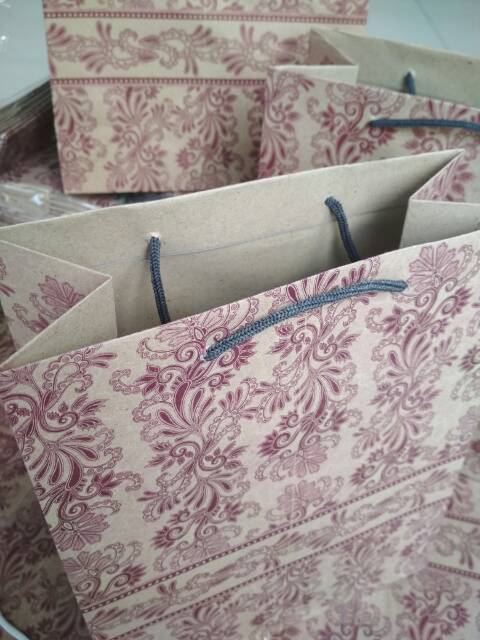 PAPER BAG 20x25x10 MOTIF BATIK KLASIK BAHAN KRAFT KETEBALAN MEDIUM LANSUNG DARI PENGERAJIN