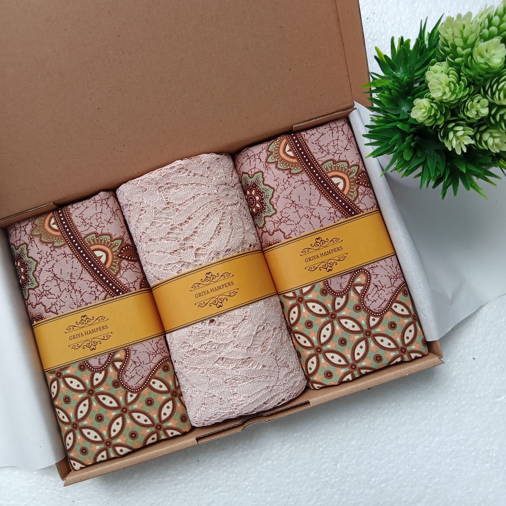 Hampers Wedding Kado Pernikahan Premium Batik Couple