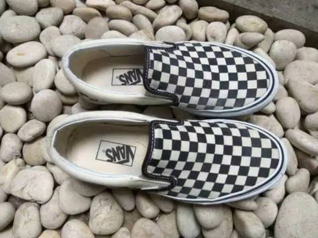 SEPATU_VANS_SELIP ON MOTIP CATUR PUTIH. CWE.CWO GRADE ORI..FREE KAOS KAKI-2