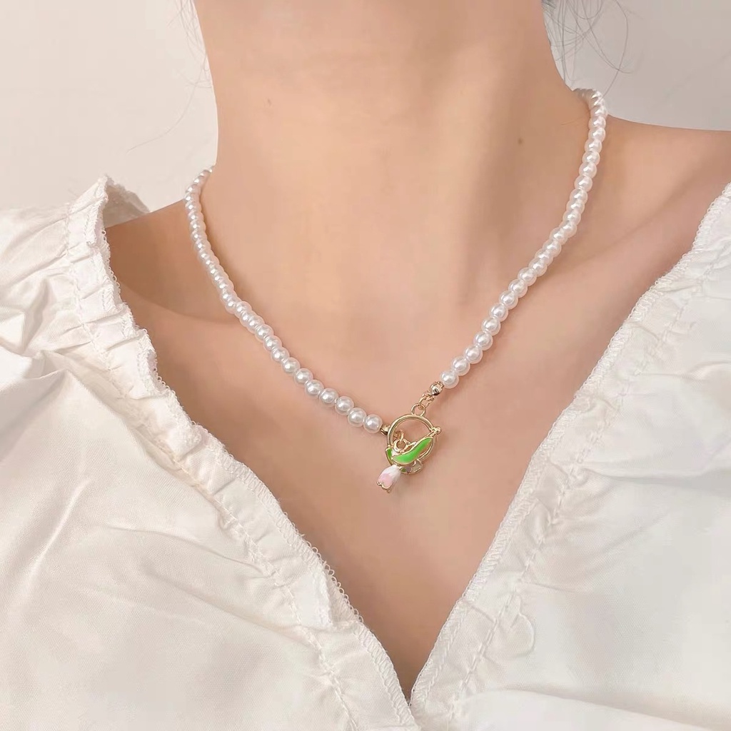 Kalung Choker Rantai Klavikula Bahan Logam Hias Mutiara Bentuk Tulip Untuk Wanita
