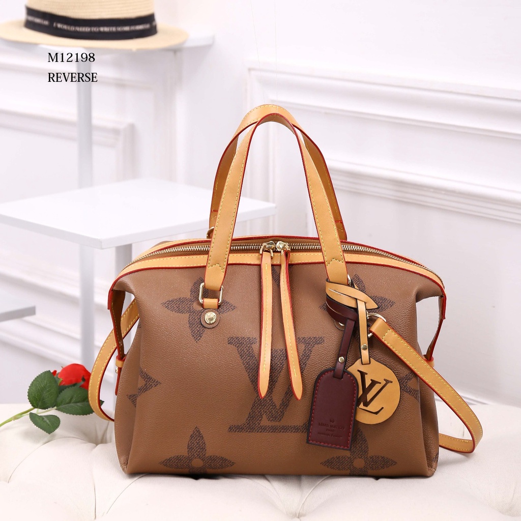 Louis Vuitton Tote Bag #M12198 Giant Monogram