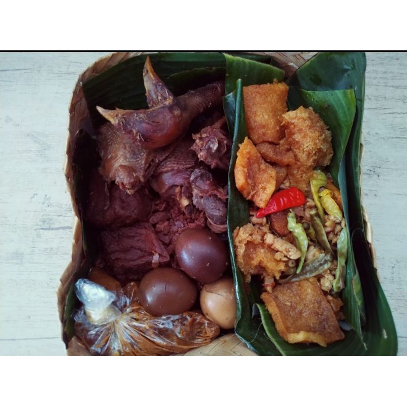 

Paket 3 Gudeg Yu Narni