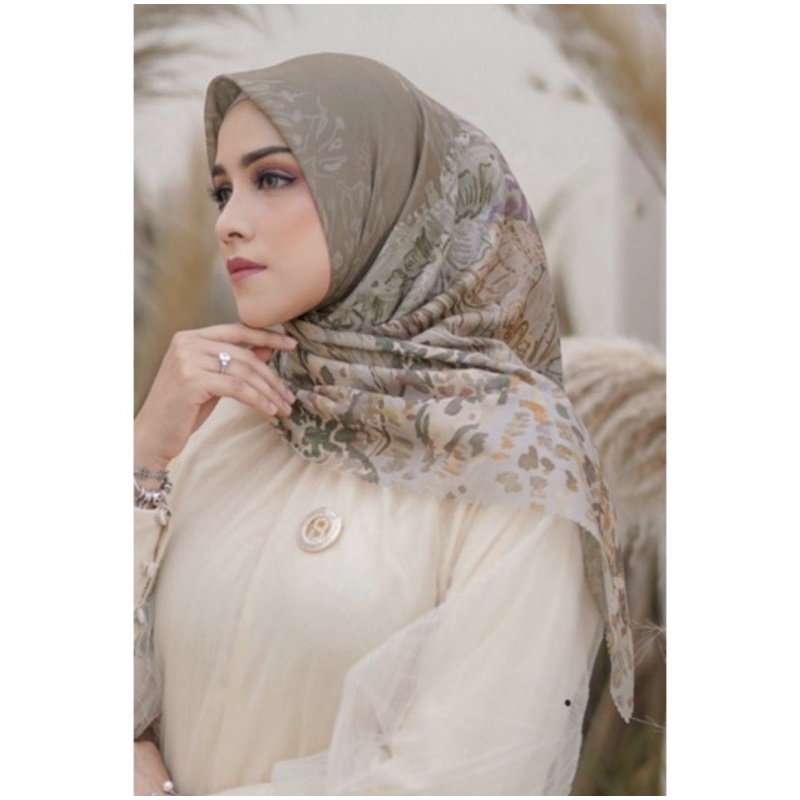 buttonscarves farsha moss