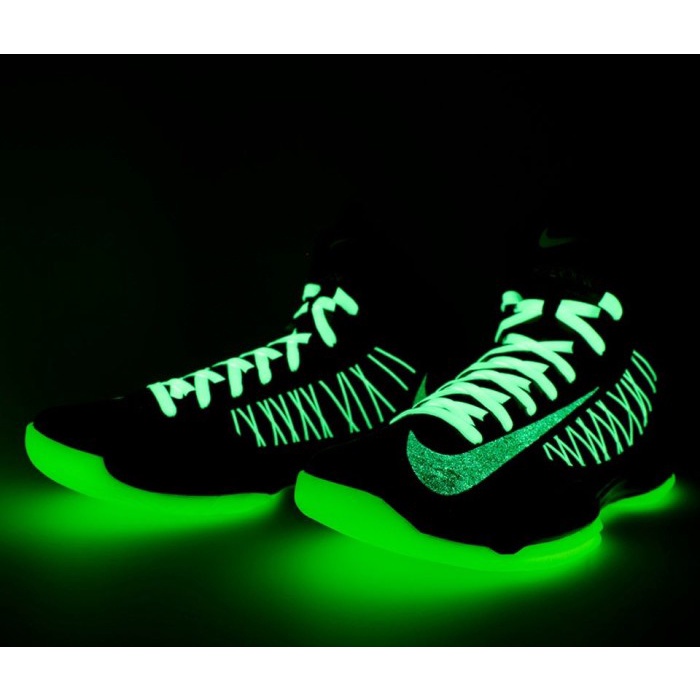 

Cat Semprot Pylox pilox Glow in the dark made in USA