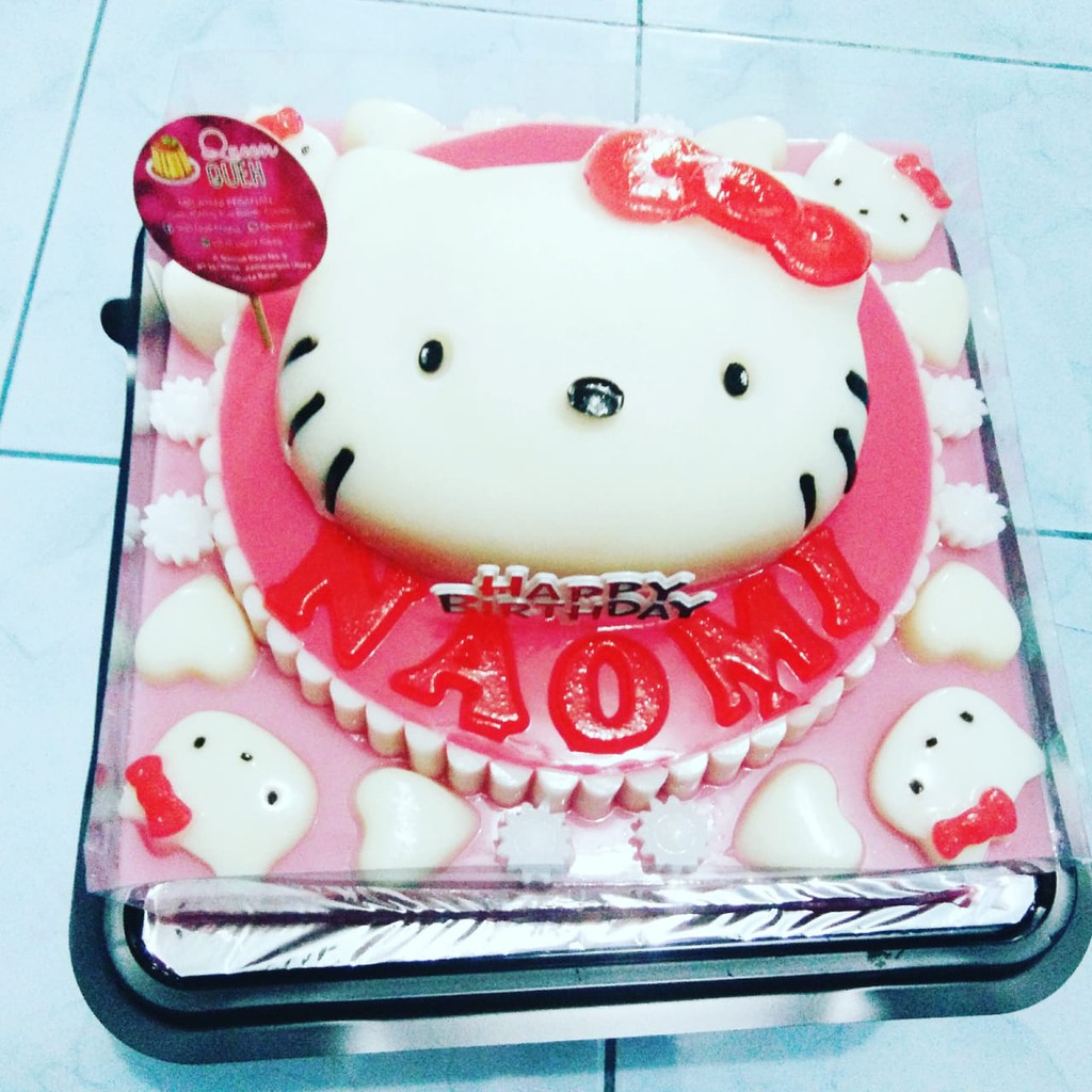 

PUDING ULTAH STROWBERRY CREAM MOTIF HELLO KITTY