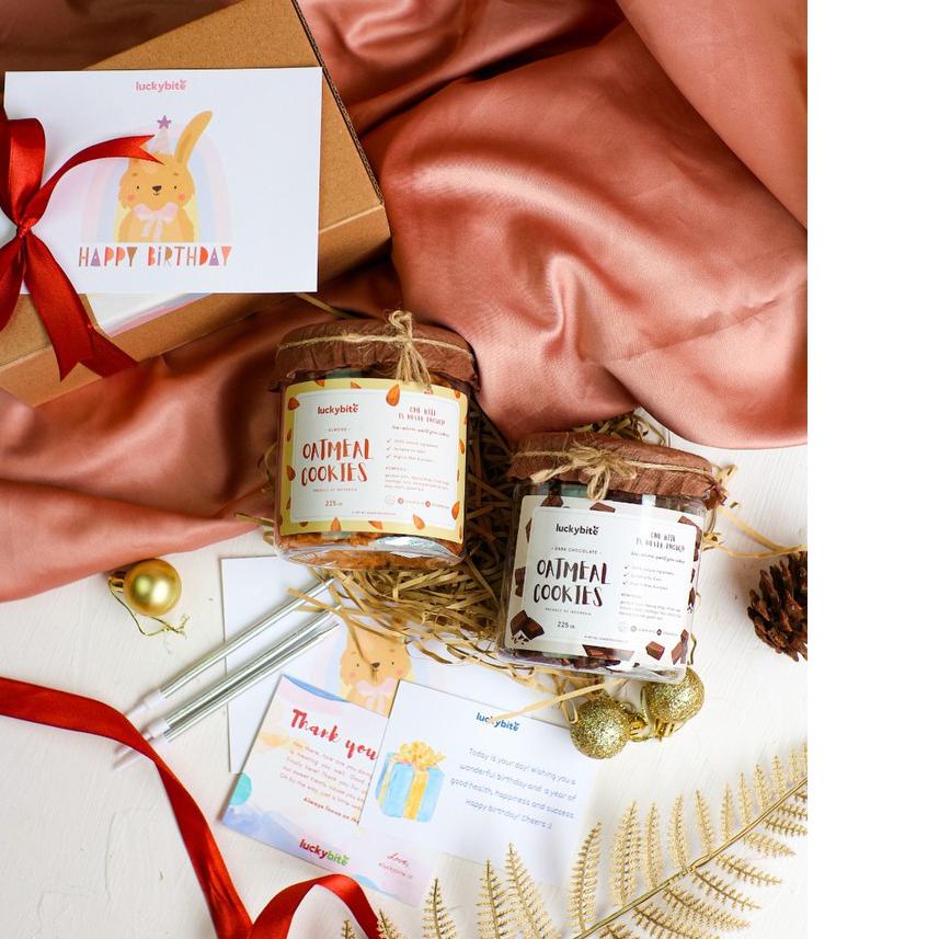 

Paling Dicari!! LR068 Birthday Hampers / Hampers Ulang Tahun - Oatmeal Cookies 2 Jar + FREE Greeting