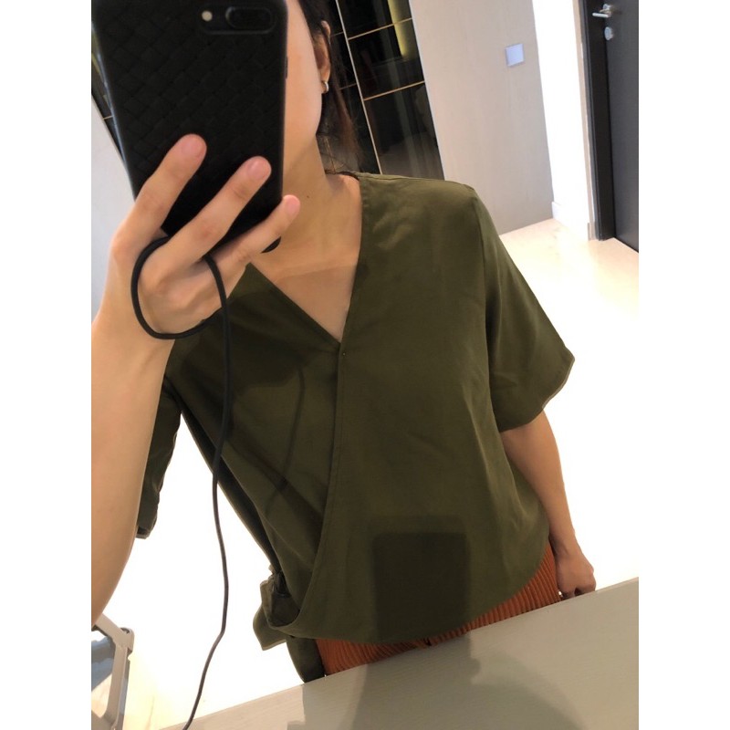 Green shirt by et cetera