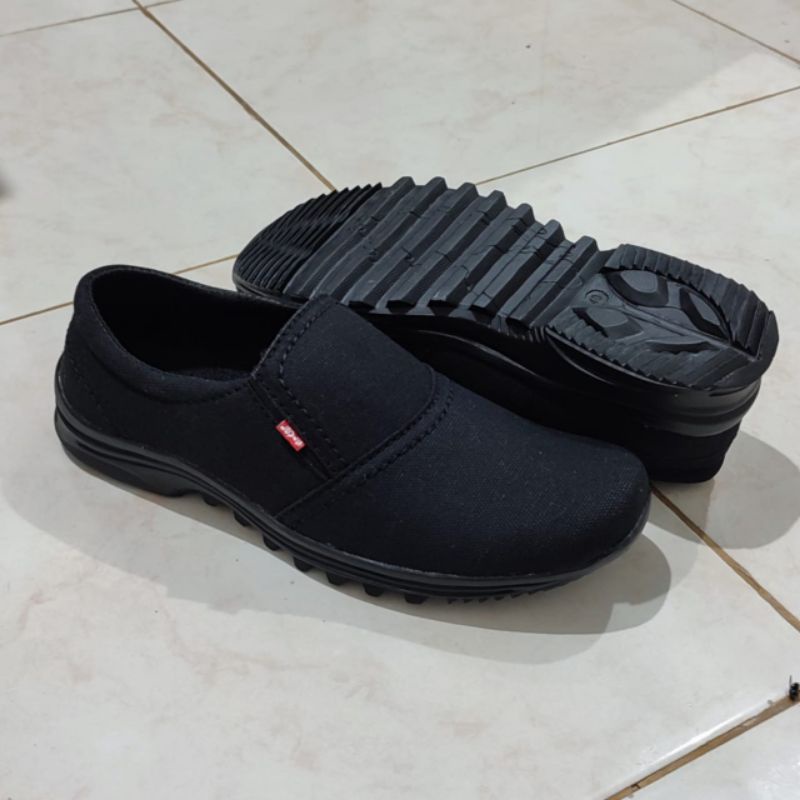 Sepatu Slip On Laki Laki Dewasa Hitam Polos Casual Pria Tanpa Tali Terbaru Buat Kerja Dan Santai