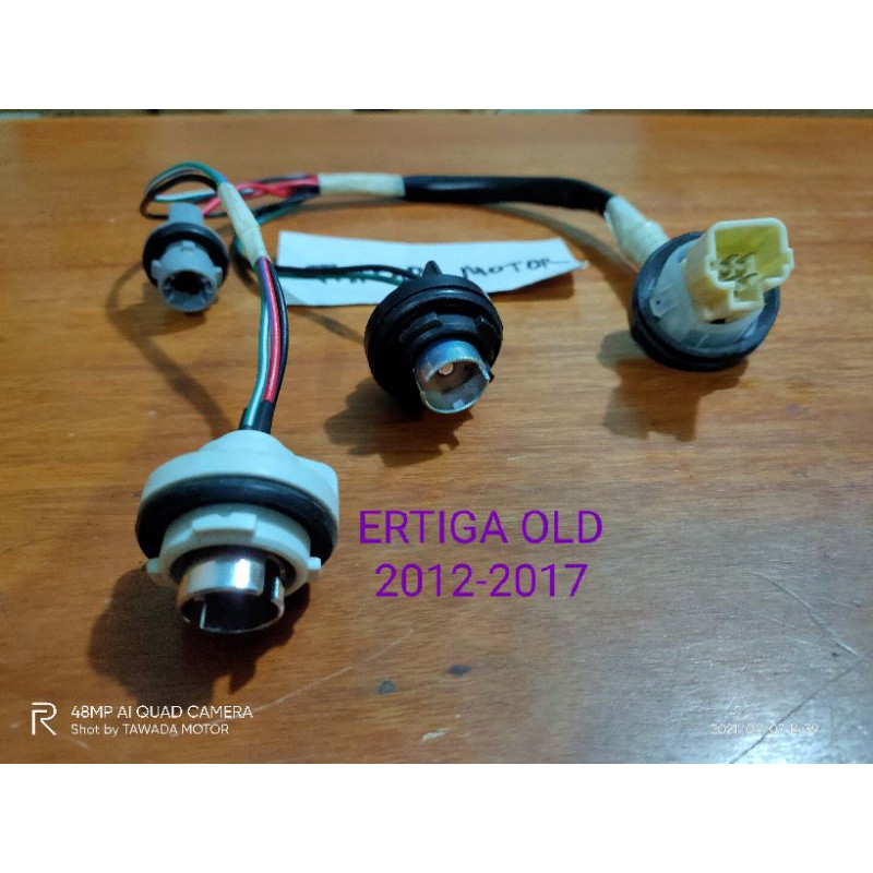 SOKET FITTING STOPLAMP SET SUZUKI ERTIGA OLD 2012-2017