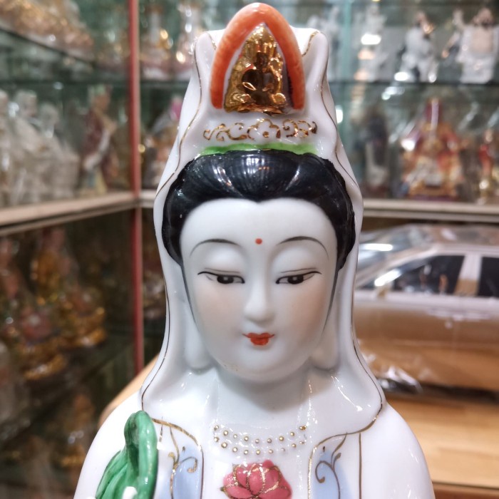 Patung - Patung Kwan Im Berdiri