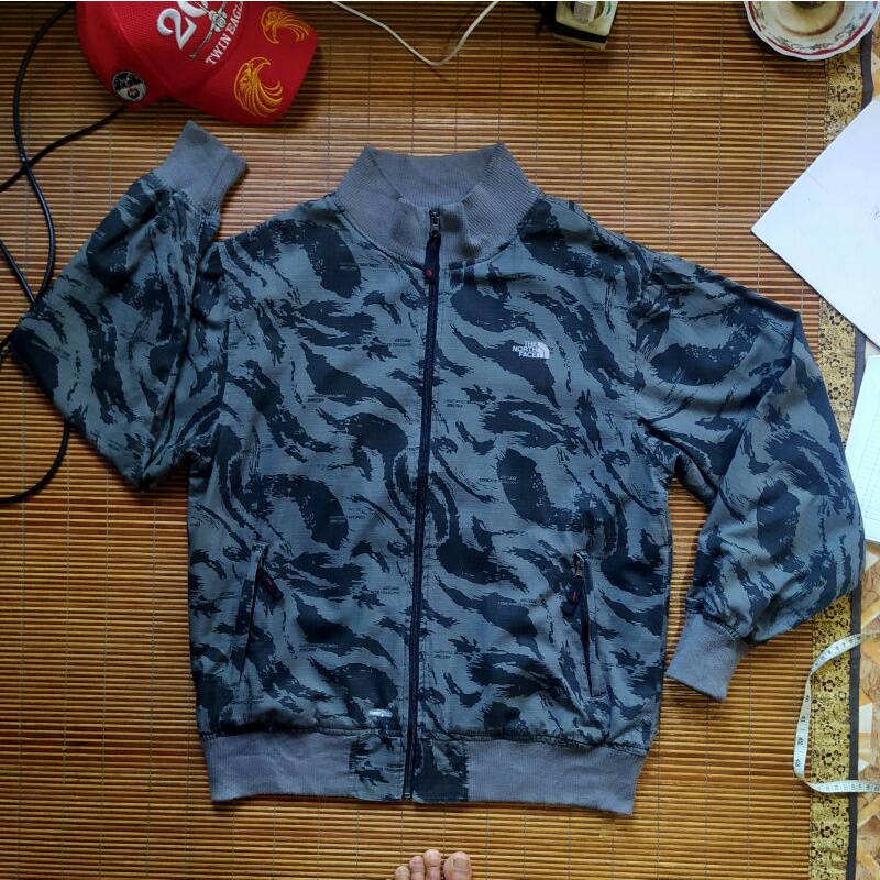 jaket bomber outdoor casual camo army the north face