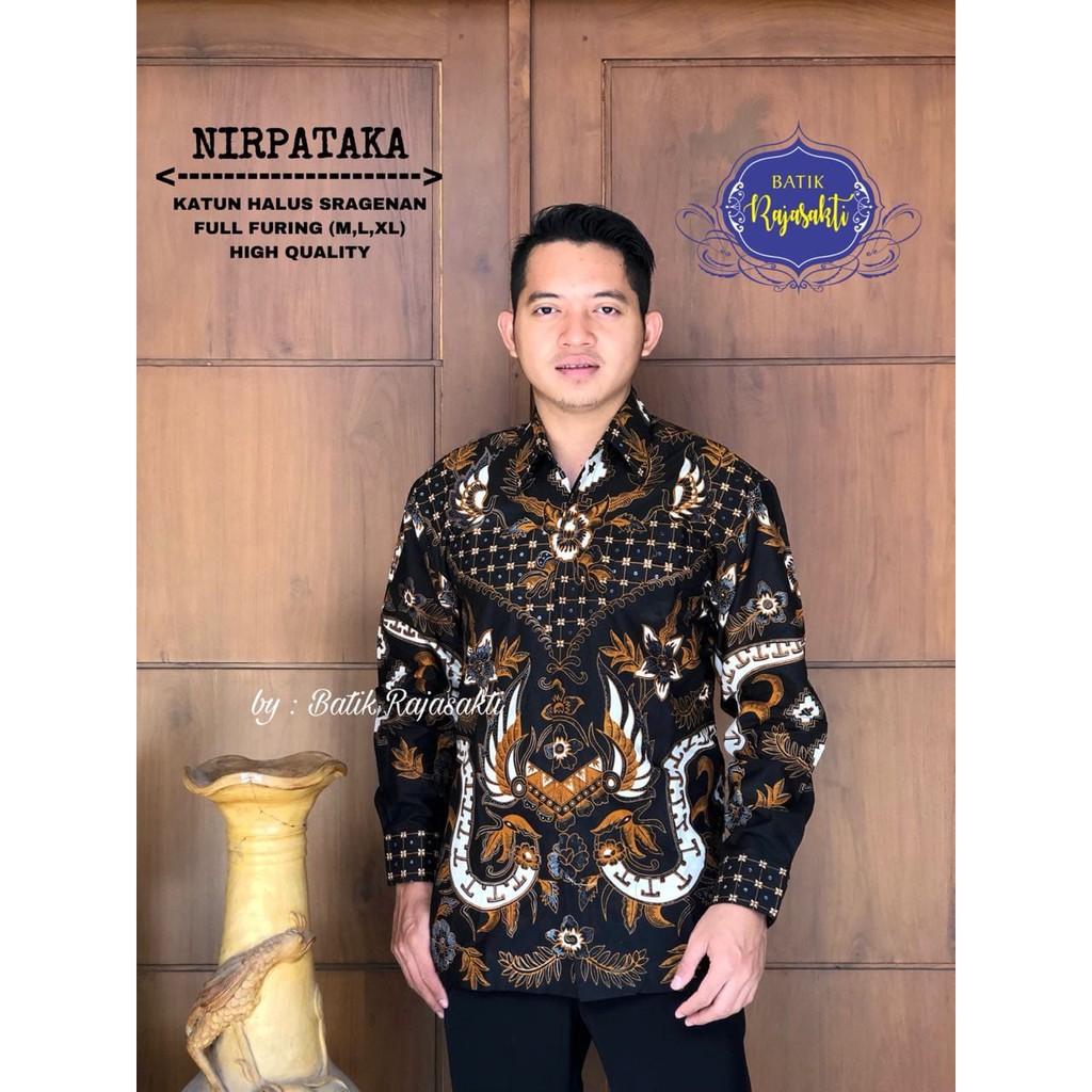 NIRPATAKA RAJASAKTI KEMEJA BATIK SOLO PRIA LENGAN PENDEK LAPIS FURING ATASAN BATIK PREMIUM MODERN KATUN HALUS BAHUWIRYA  BANAMITRA BANAMITRA PUTIH BANGSAWAN BAYU PUTRA BERLIAN BIRU BHARATAYUDA BIMASENA BIRENDRA BIRU INDAH BRAHMAKERTA BRAHMAKERTA MERAH