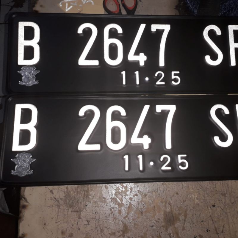 plat nomor mobil (cutting stiker) 2 plat