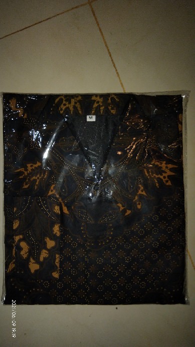 Kemeja Batik Pria Lengan Panjang Motif Coklat Kemrampul