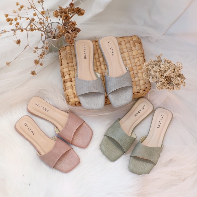 Cellene • Croco Slop Sandal