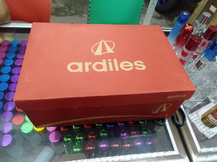 Mystery Box Sepatu/sandal