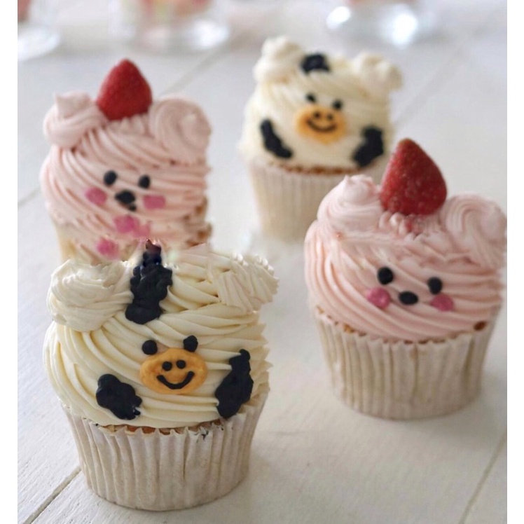 

CUSTOM CUPCAKES