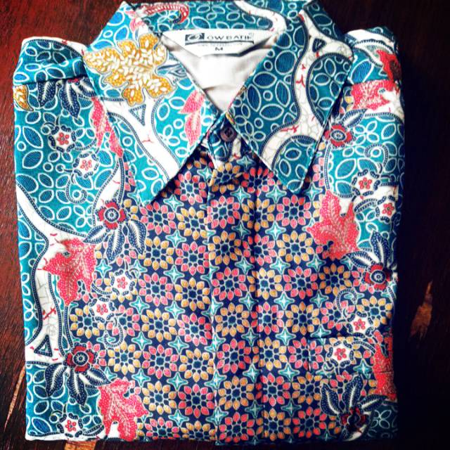 Obral kemeja ow batik halus lengan pendek saizM
