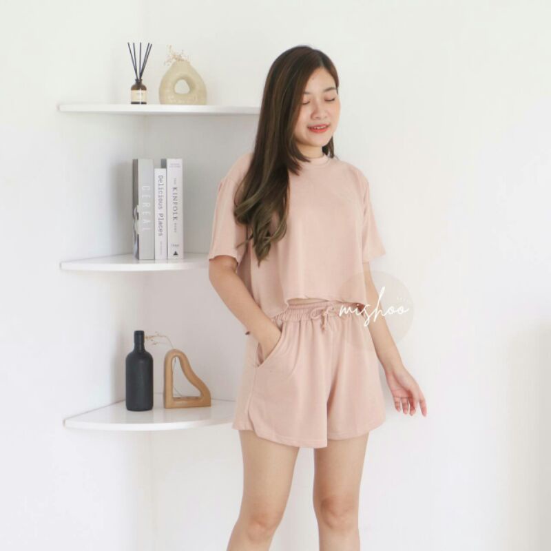 One Set Wanita Crop Setelan Kaos Celana Pendek