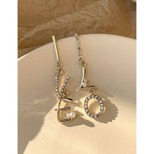 LRC Anting Tusuk Fashion Golden 925 Silver Needle Asymmetric Diamond Love Letter Earrings D87549
