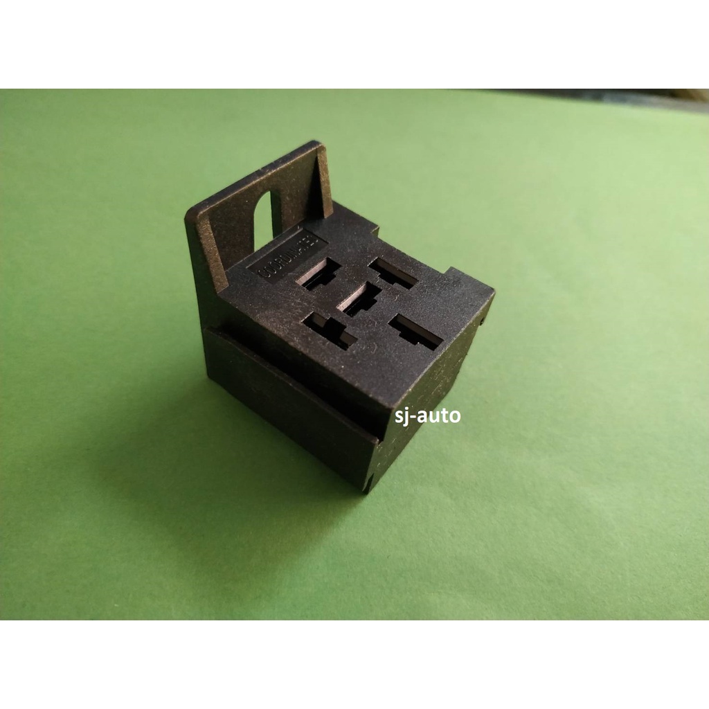 Soket Relay Merk Coordinates model sambung / gandeng