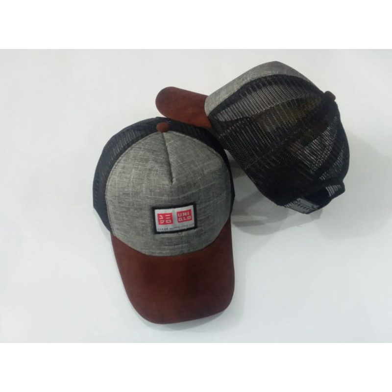 TOPI TRUCKER UNIQLO PRIA