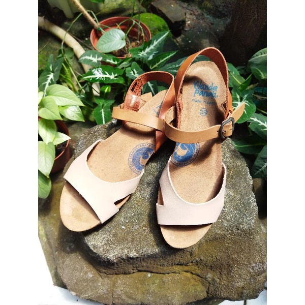Sepatu sandal Wanda Panda