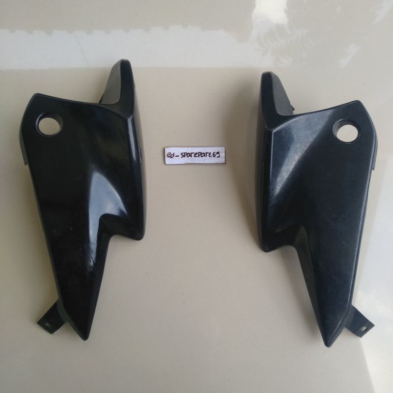 cover kupingan lampu depan honda megapro mono shock original