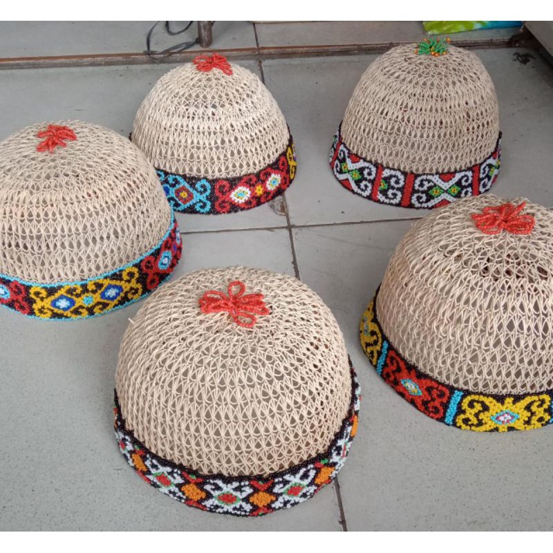 kopiah rotan manik
