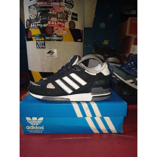 ADIDAS ZX750 || SOLDOUT