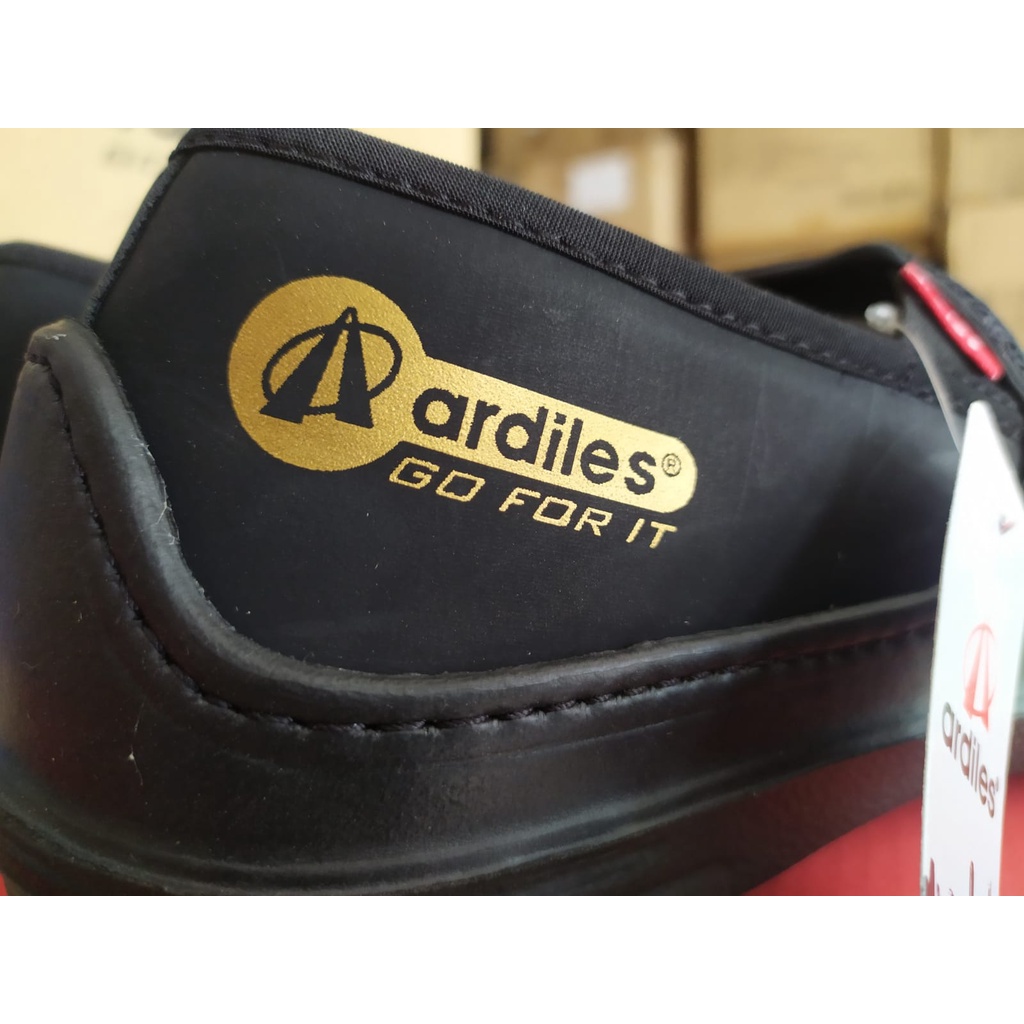 Ardiles sepatu pria model Balvire , bahan kuat dan ringan